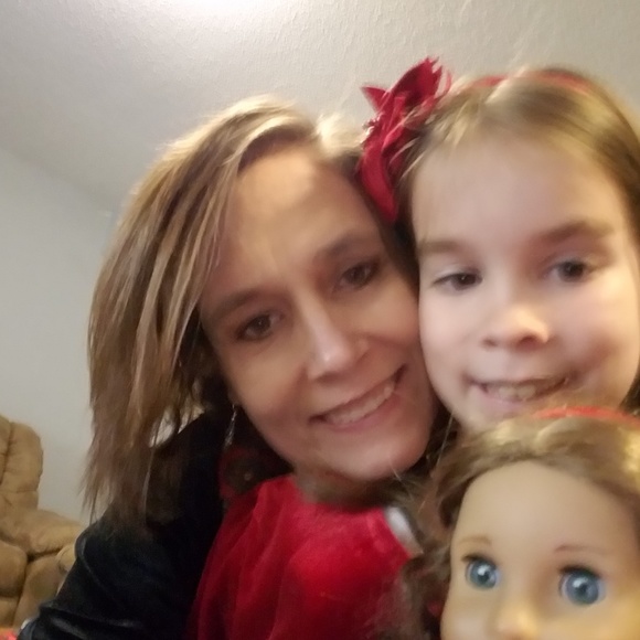 Meet your Posher, Beth - Picture 1 of 1